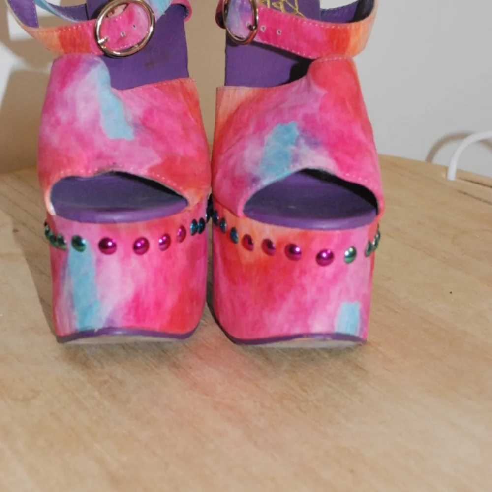 YRU Multicolor Tie-Dye Platform Sandals with Jewel Studs